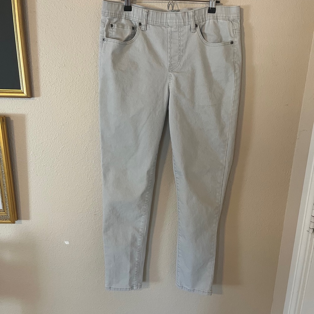 Diane Gilman Women's Light Gray Straight Leg Jeans Size M